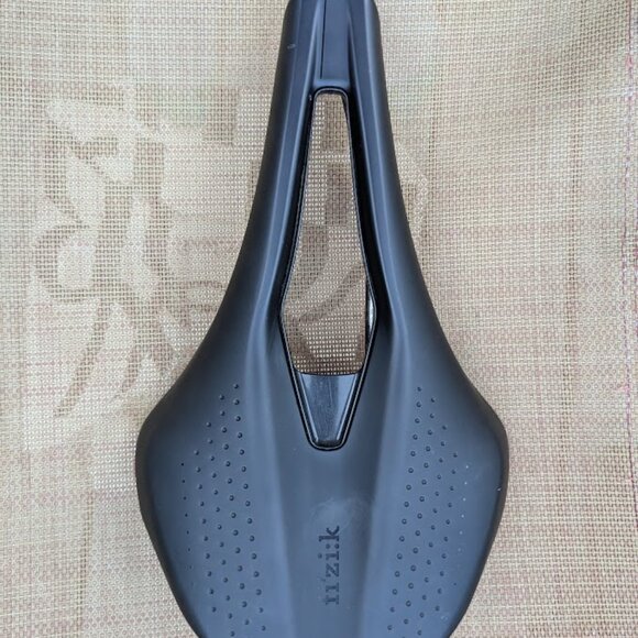 EUC Fizik Tempo Argo R3 Versatile Endurance Road Bike Saddle, 150cm - Picture 1 of 12